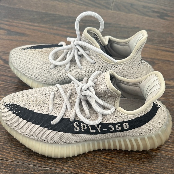 Yeezy Sneakers - Beige and Black - Picture 2 of 4